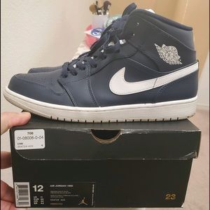Air Jordan 1 Mid